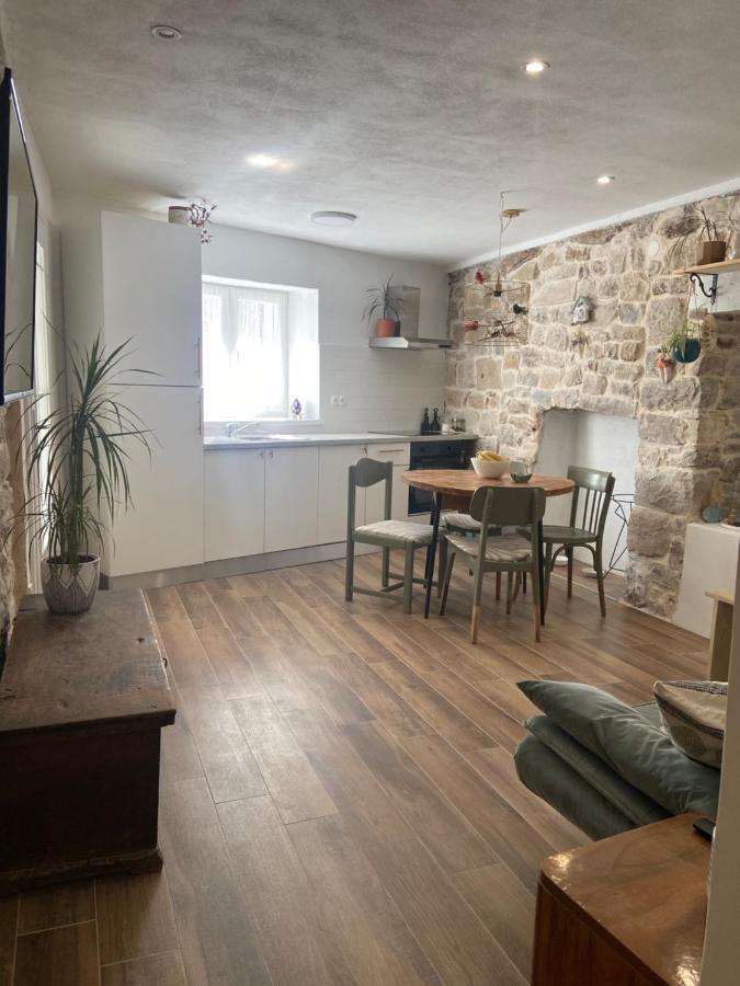 Apartman Oleandar Kaštela Εξωτερικό φωτογραφία