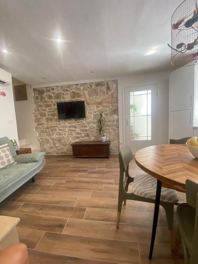 Apartman Oleandar Kaštela Εξωτερικό φωτογραφία