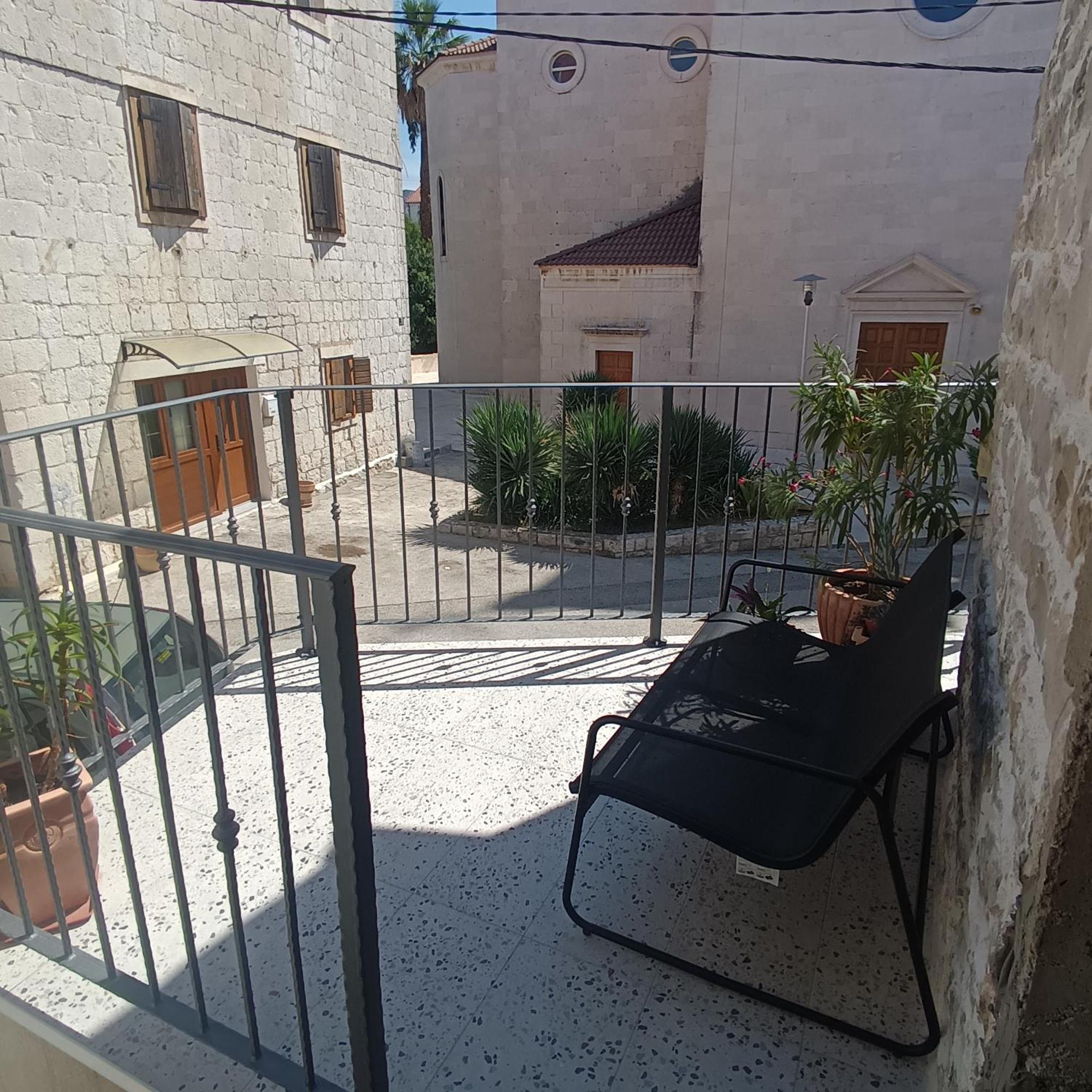 Apartman Oleandar Kaštela Εξωτερικό φωτογραφία
